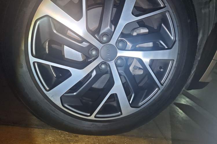 Used Lynk & Co 01 2017 2.0T Four-Wheel Drive Pro Edition Right Front Wheel Hub
