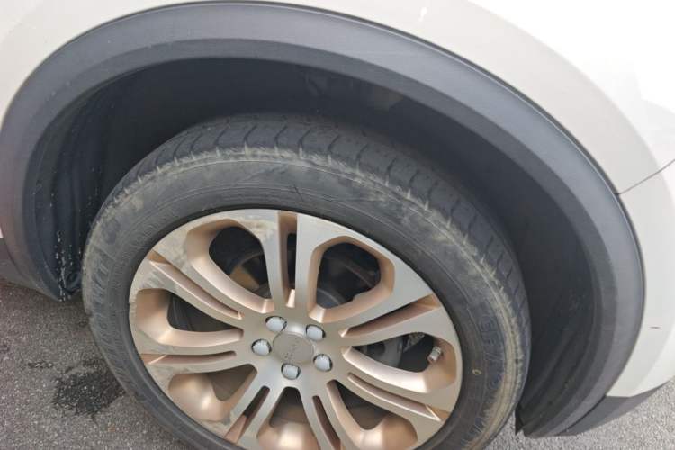 Used Lynk & Co 01 2017 2.0T Two-Wheel Drive Pro Edition Right Front Wheel Hub