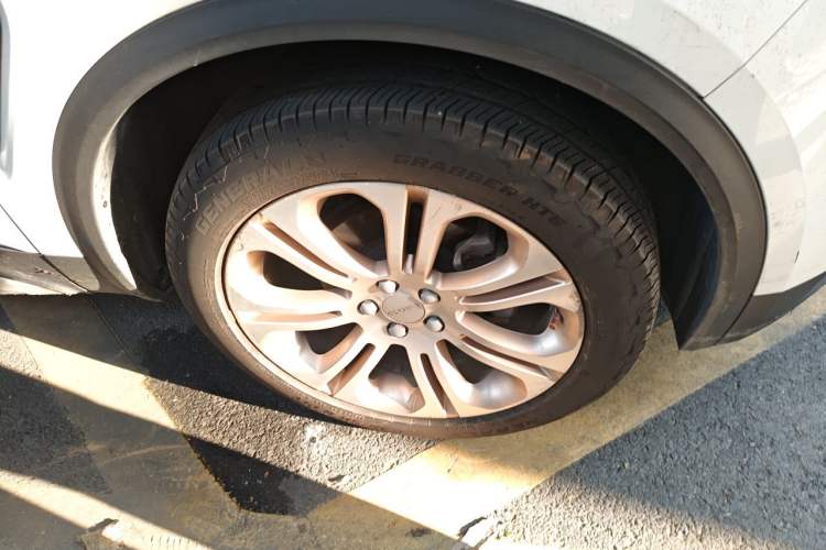Used Lynk & Co 01 2017 2.0T Two-Wheel Drive Pro Edition Right Front Wheel Hub