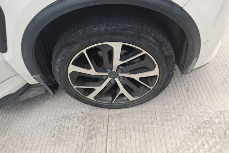 Used Lynk & Co 01 2017 2.0T Four-Wheel Drive Pro Edition Right Front Wheel Hub