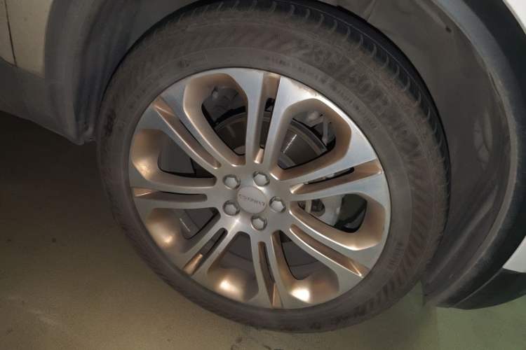Used Lynk & Co 01 2017 2.0T Two-Wheel Drive Pro Edition Right Front Wheel Hub