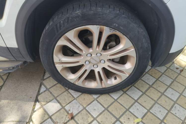 Used Lynk & Co 01 2017 2.0T Two-Wheel Drive Pro Edition Right Front Wheel Hub