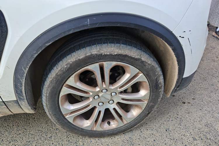 Used Lynk & Co 01 2017 2.0T Two-Wheel Drive Pro Edition Right Front Wheel Hub