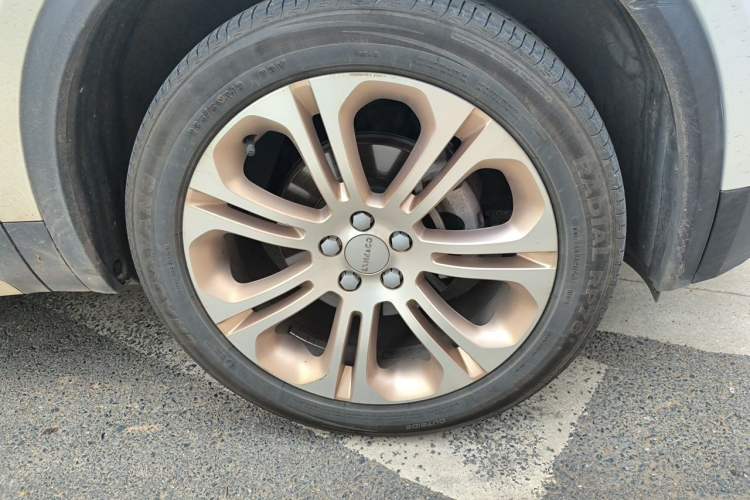 Used Lynk & Co 01 2017 2.0T Two-Wheel Drive Pro Edition Right Front Wheel Hub