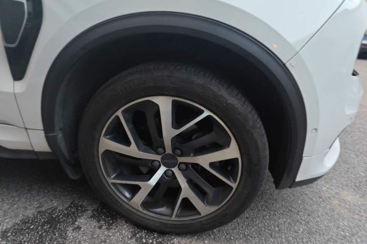 Used Lynk & Co 01 2017 2.0T Four-Wheel Drive Pro Edition Right Front Wheel Hub