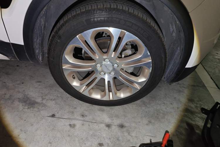 Used Lynk & Co 01 2017 2.0T Two-Wheel Drive Pro Edition Right Front Wheel Hub