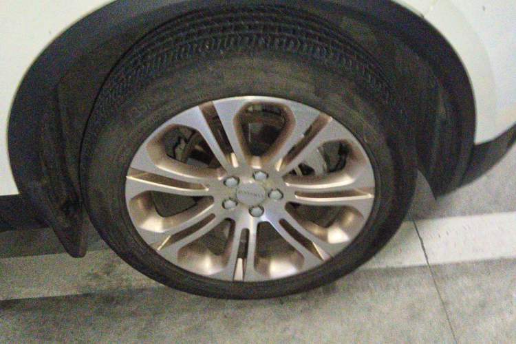 Used Lynk & Co 01 2017 2.0T Two-Wheel Drive Pro Edition Right Front Wheel Hub
