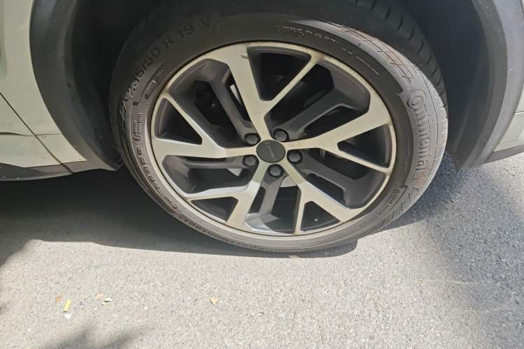 Used Lynk & Co 01 2017 2.0T Four-Wheel Drive Pro Edition Right Front Wheel Hub