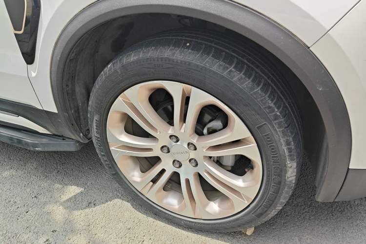 Used Lynk & Co 01 2017 2.0T Two-Wheel Drive Pro Edition Right Front Wheel Hub