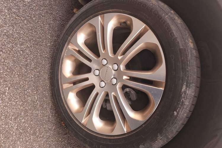 Used Lynk & Co 01 2017 2.0T Two-Wheel Drive Pro Edition Right Front Wheel Hub