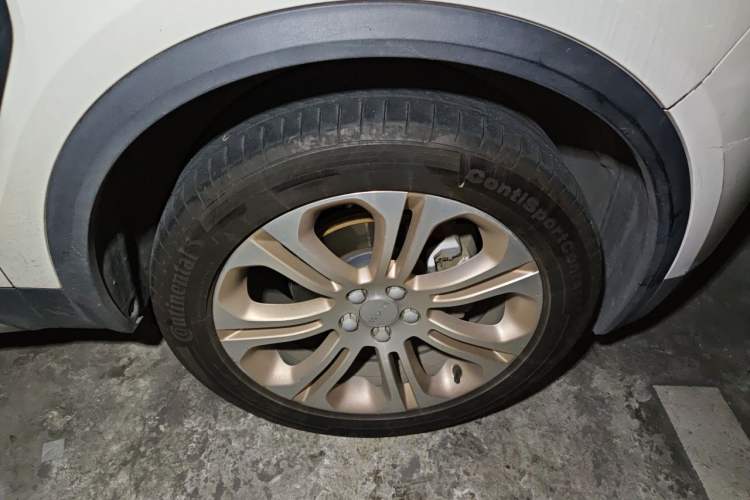 Used Lynk & Co 01 2017 2.0T Two-Wheel Drive Pro Edition Right Front Wheel Hub