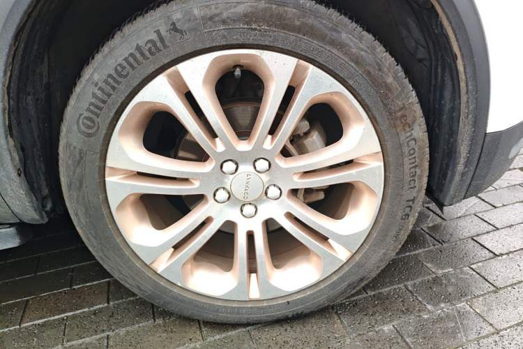 Used Lynk & Co 01 2017 2.0T Two-Wheel Drive Pro Edition Right Front Wheel Hub