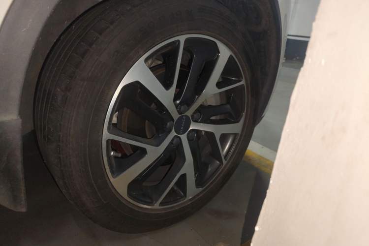 Used Lynk & Co 01 2017 2.0T Four-Wheel Drive Pro Edition Right Front Wheel Hub