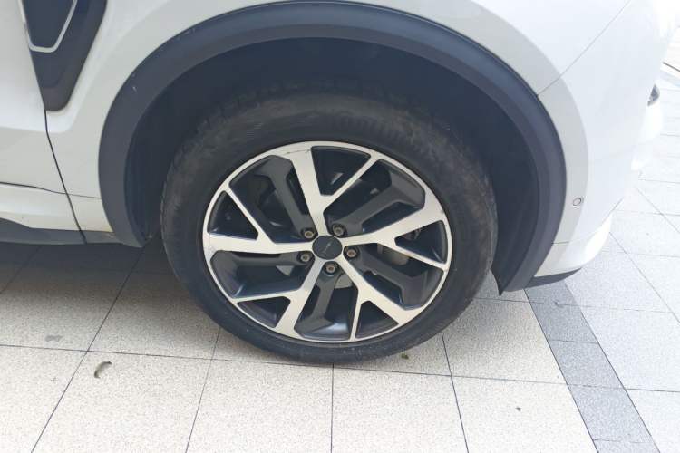 Used Lynk & Co 01 2017 2.0T Four-Wheel Drive Pro Edition Right Front Wheel Hub