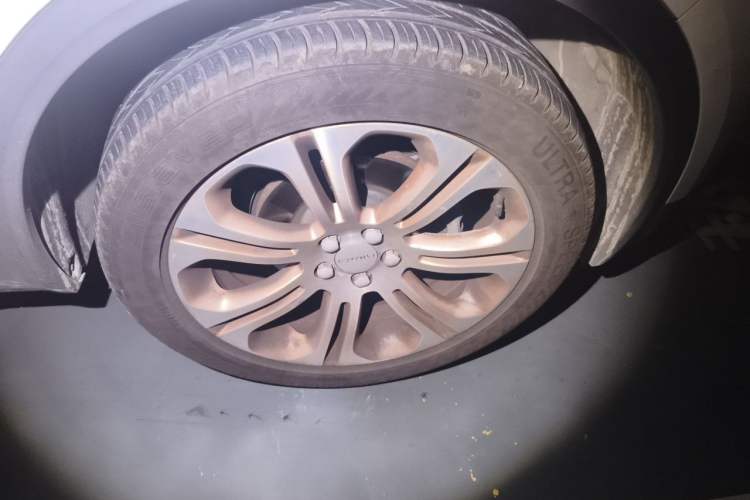 Used Lynk & Co 01 2017 2.0T Two-Wheel Drive Pro Edition Right Front Wheel Hub