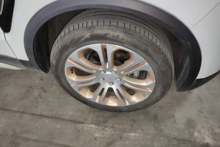 Used Lynk & Co 01 2017 2.0T Two-Wheel Drive Pro Edition Right Front Wheel Hub