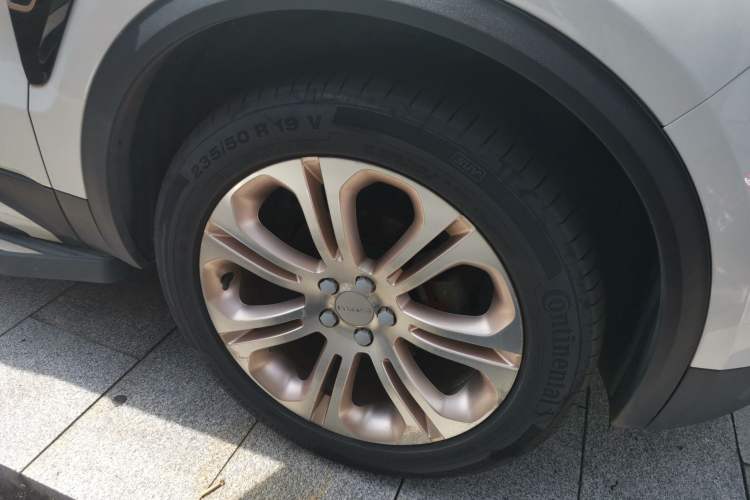 Used Lynk & Co 01 2017 2.0T Two-Wheel Drive Pro Edition Right Front Wheel Hub
