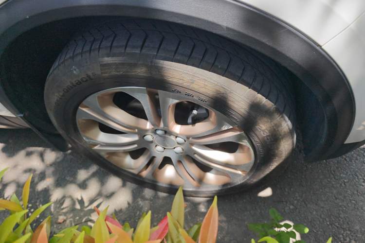 Used Lynk & Co 01 2017 2.0T Two-Wheel Drive Pro Edition Right Front Wheel Hub