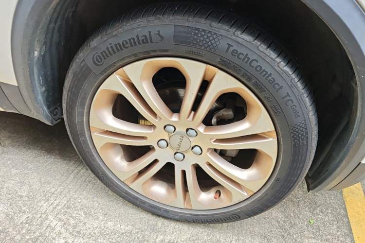 Used Lynk & Co 01 2017 2.0T Two-Wheel Drive Pro Edition Right Front Wheel Hub