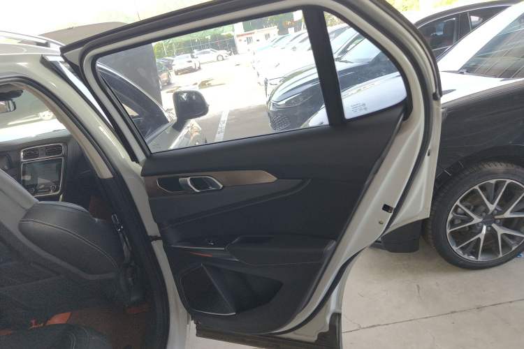 Used Lynk & Co 01 2017 2.0T Two-Wheel-Drive Version Right Rear Door Interior