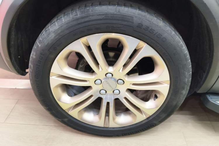 Used Lynk & Co 01 2017 2.0T Two-Wheel Drive Pro Edition Right Rear Wheel Hub