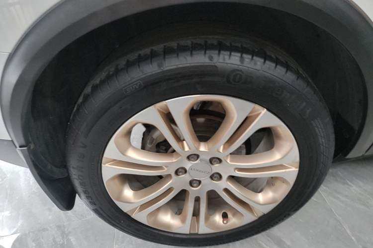 Used Lynk & Co 01 2017 2.0T Two-Wheel Drive Pro Edition Right Rear Wheel Hub