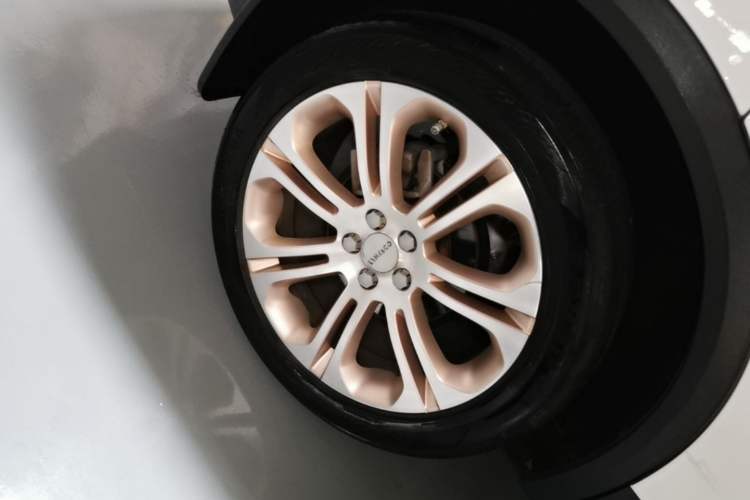 Used Lynk & Co 01 2017 2.0T Two-Wheel Drive Pro Edition Right Rear Wheel Hub