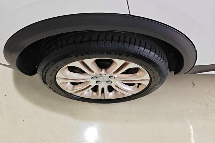 Used Lynk & Co 01 2017 2.0T Two-Wheel Drive Pro Edition Right Rear Wheel Hub