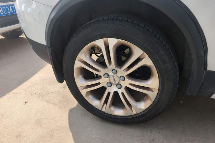 Used Lynk & Co 01 2017 2.0T Two-Wheel Drive Pro Edition Right Rear Wheel Hub