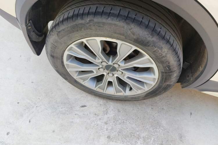Used Lynk & Co 01 2017 2.0T Two-Wheel-Drive Version Right Rear Wheel Hub
