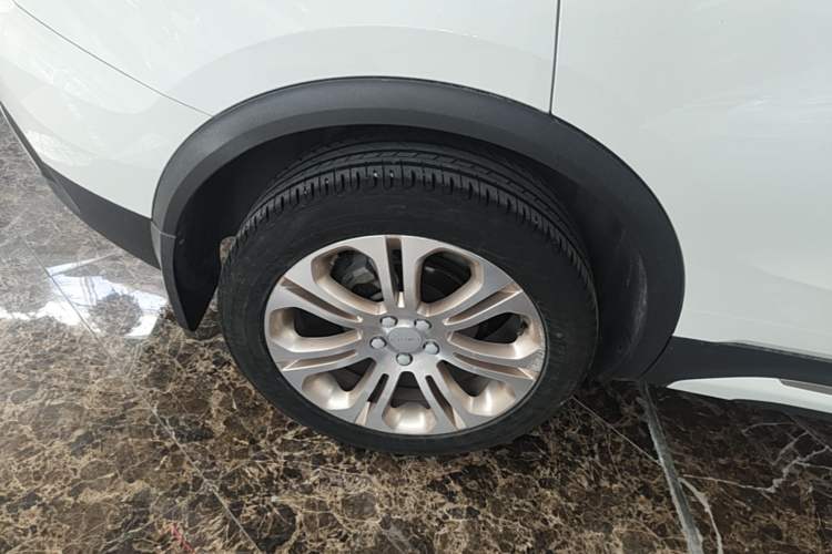 Used Lynk & Co 01 2017 2.0T Two-Wheel Drive Pro Edition Right Rear Wheel Hub