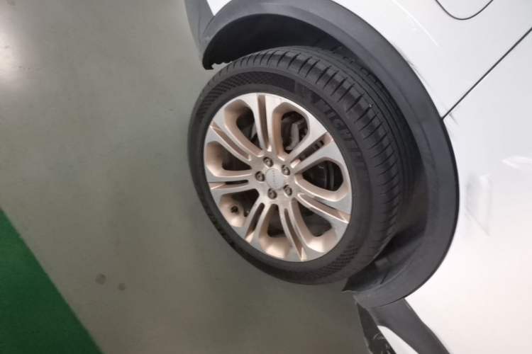 Used Lynk & Co 01 2017 2.0T Two-Wheel Drive Pro Edition Right Rear Wheel Hub