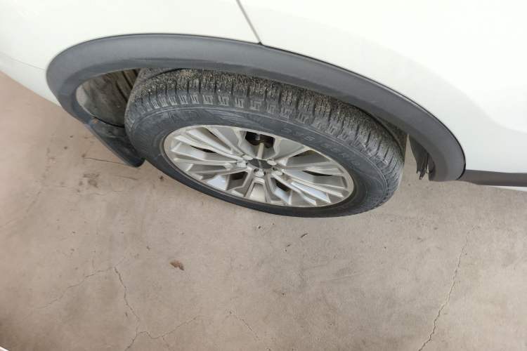 Used Lynk & Co 01 2017 2.0T Two-Wheel-Drive Version Right Rear Wheel Hub