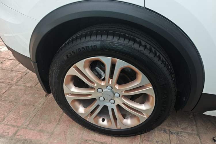 Used Lynk & Co 01 2017 2.0T Two-Wheel Drive Pro Edition Right Rear Wheel Hub