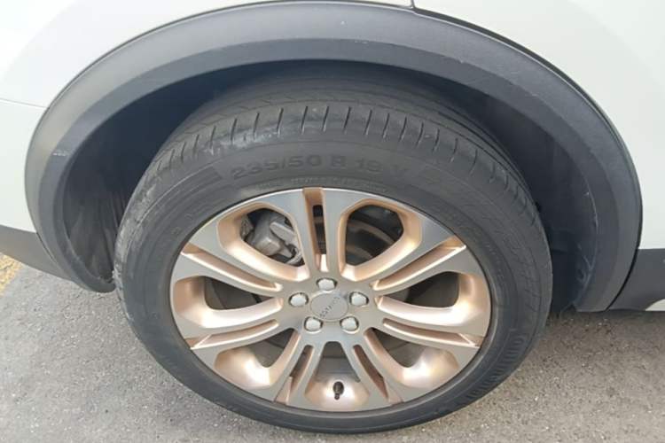 Used Lynk & Co 01 2017 2.0T Two-Wheel Drive Pro Edition Right Rear Wheel Hub