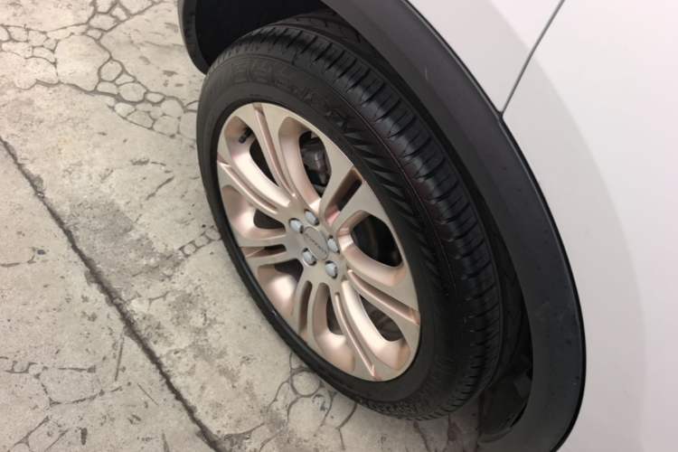 Used Lynk & Co 01 2017 2.0T Two-Wheel Drive Pro Edition Right Rear Wheel Hub
