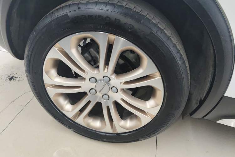 Used Lynk & Co 01 2017 2.0T Two-Wheel Drive Pro Edition Right Rear Wheel Hub