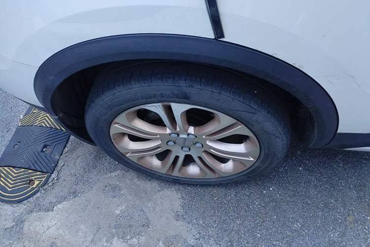Used Lynk & Co 01 2017 2.0T Two-Wheel Drive Pro Edition Right Rear Wheel Hub
