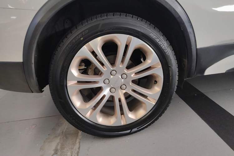 Used Lynk & Co 01 2017 2.0T Two-Wheel Drive Pro Edition Right Rear Wheel Hub