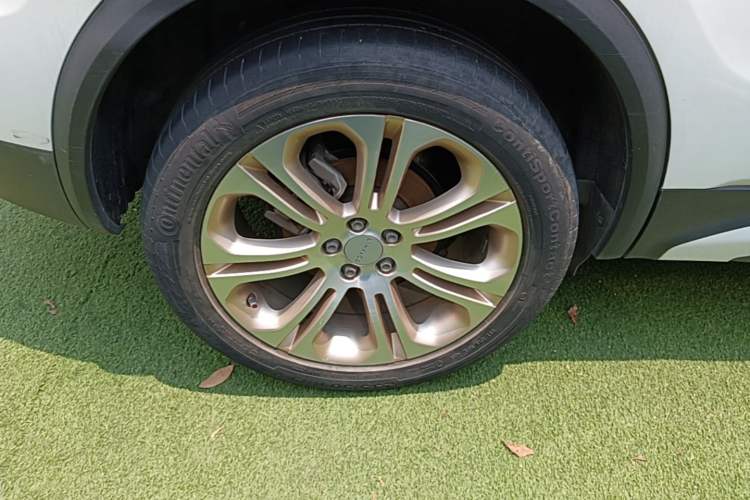 Used Lynk & Co 01 2017 2.0T Two-Wheel Drive Pro Edition Right Rear Wheel Hub