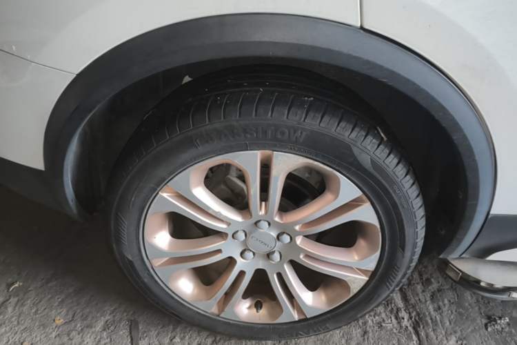Used Lynk & Co 01 2017 2.0T Two-Wheel Drive Pro Edition Right Rear Wheel Hub