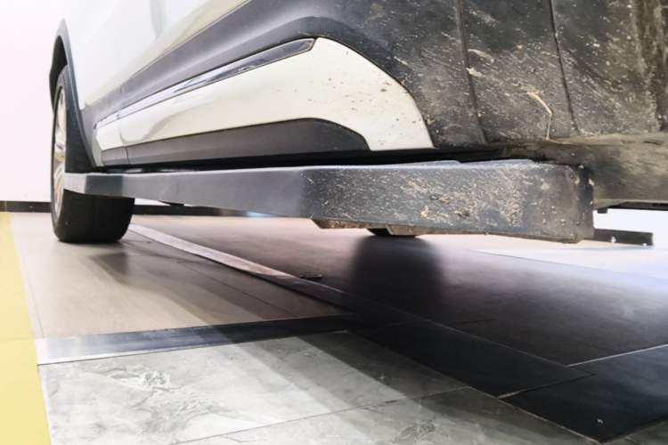 Used Lynk & Co 01 2017 2.0T Two-Wheel Drive Pro Edition Right Side Sill