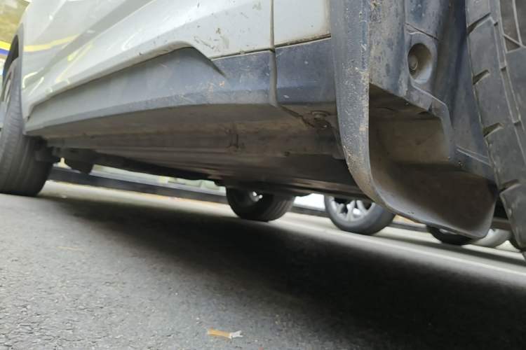 Used Lynk & Co 01 2017 2.0T Four-Wheel Drive Pro Edition Right Side Sill