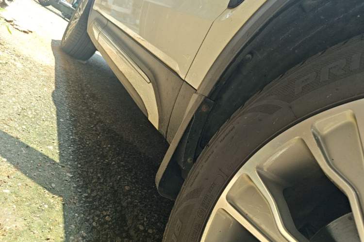 Used Lynk & Co 01 2017 2.0T Two-Wheel-Drive Version Right Side Sill