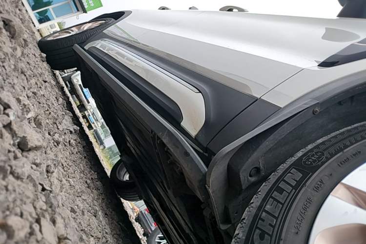 Used Lynk & Co 01 2017 2.0T Two-Wheel Drive Pro Edition Right Side Sill