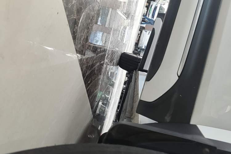 Used Lynk & Co 01 2017 2.0T Two-Wheel Drive Pro Edition Right Side Sill