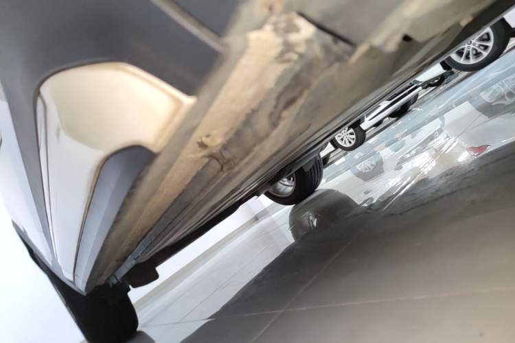 Used Lynk & Co 01 2017 2.0T Two-Wheel Drive Pro Edition Right Side Sill