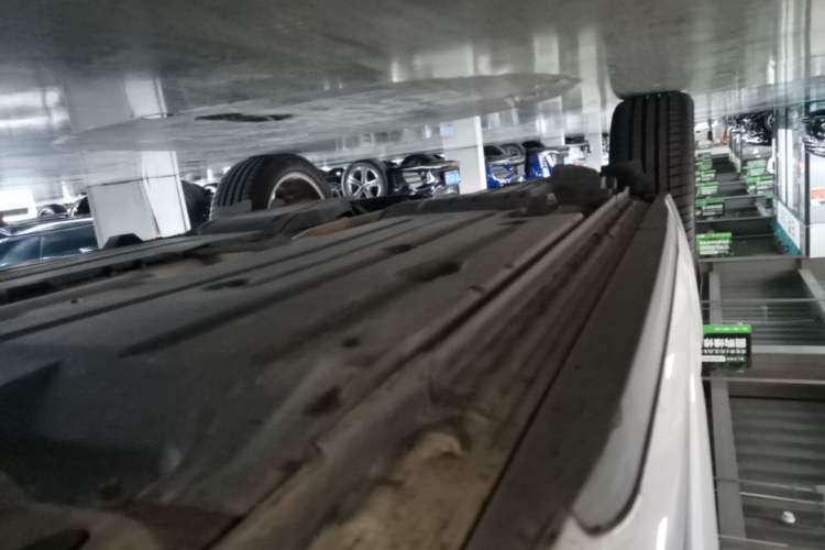 Used Lynk & Co 01 2017 2.0T Two-Wheel Drive Pro Edition Right Side Sill