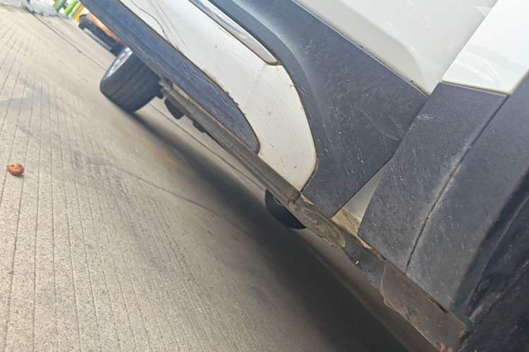 Used Lynk & Co 01 2017 2.0T Two-Wheel-Drive Version Right Side Sill