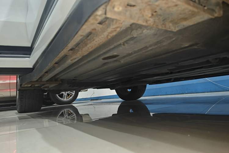 Used Lynk & Co 01 2017 2.0T Two-Wheel Drive Pro Edition Right Side Sill